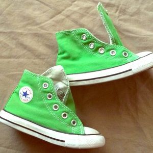 Size 7 green Converse